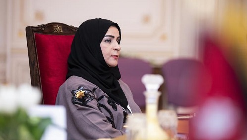 الشيخة عائشة بنت خلفان السيابية تفوز بجائزة الكويت للمرأة المتميزة.